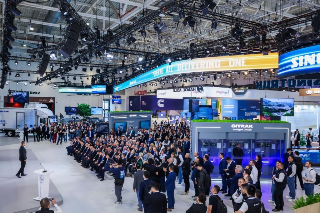 Shandong Heavy Industry Hannover'deki IAA Transportation 2026 Fuarında Yeni Teknolojilerini Tanıttı
