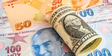 Dolar/TL kuru 49,60 seviyesine yükselerek yeni bir zirveye ulaştı