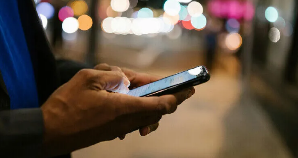 Moskova'da Uluslararası Zirveler Nedeniyle Mobil İnternete Üç Günlük Kısıtlama Getiriliyor