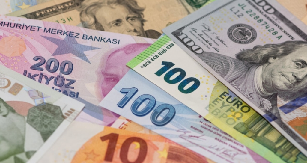 Dolar ve Avro Güne Yükselişle Başlarken Döviz Piyasasında Yeni Zirve Görüldü