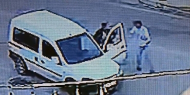Adana'da Durdurduğu Aracı Gasbeden Şüpheli Takip Sırasında Kaza Yapınca Tutuklandı