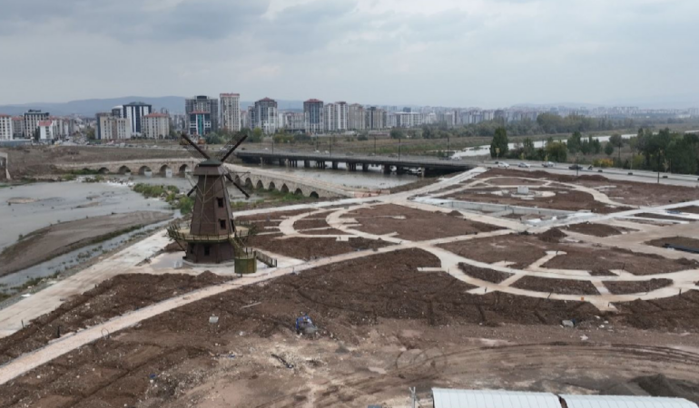 Sivas'ta Kızılırmak Kıyısına Kurulacak Rekreasyon Alanı Dört Etapta Tamamlanacak
